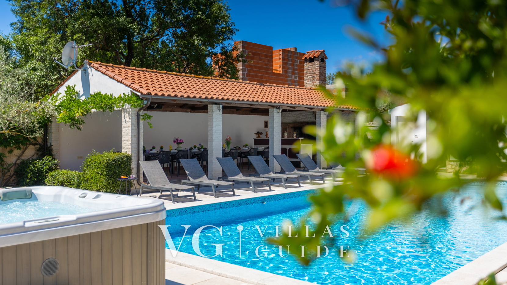 Casa Luce Pool