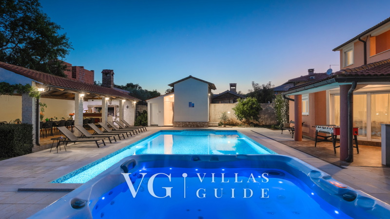 Casa Luce Pool
