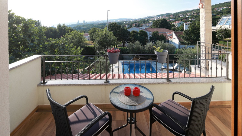 Villa Kostrena in a green oasis