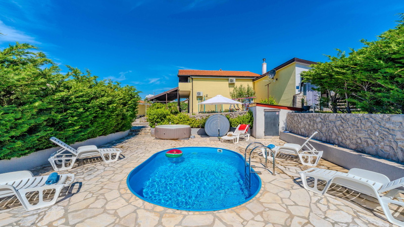 Holiday home Cherry pool Crikvenica