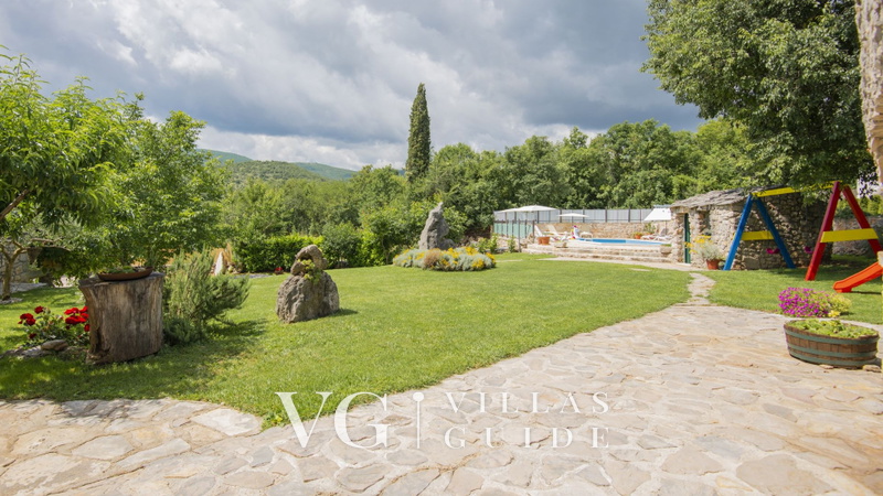 Holiday Home Stari Dom Ivkošić Garten und Außenbereich