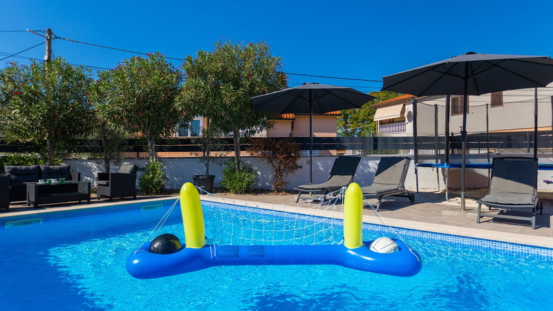 House Marčanac - Pool, Kids Fun & Family Activities