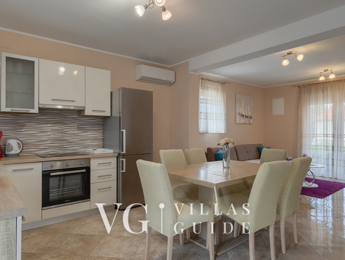 Villa Škarec 1 -Private Pool & Beach Within Walking Distance (10 min)
