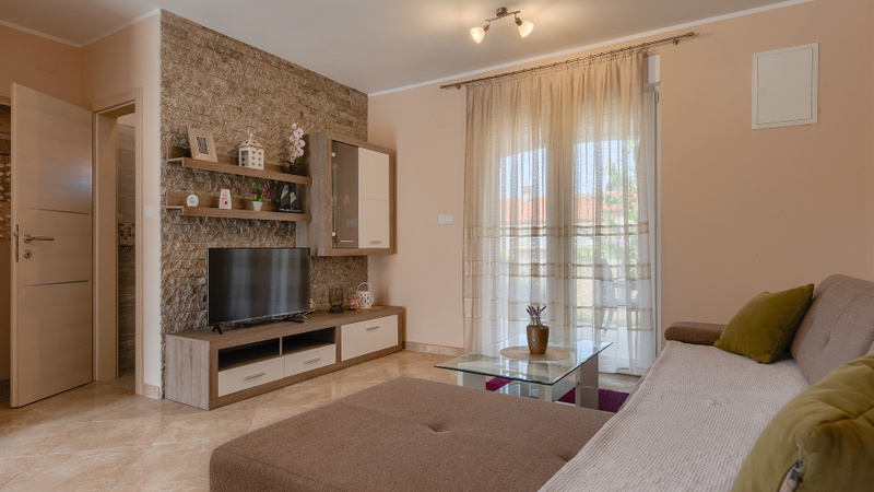 Villa Škarec 1 -Private Pool & Beach Within Walking Distance (10 min)