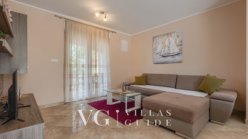 Villa Škarec 1 -Private Pool & Beach Within Walking Distance (10 min) Wohnzimmer