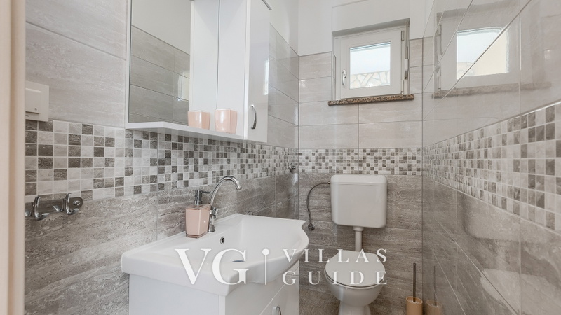 Villa Škarec 1 -Private Pool & Beach Within Walking Distance (10 min) Badezimmer