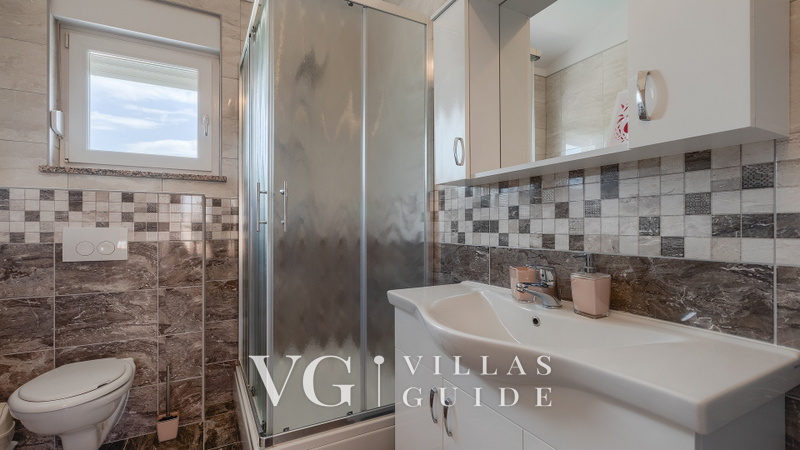 Villa Škarec 1 -Private Pool & Beach Within Walking Distance (10 min) Badezimmer