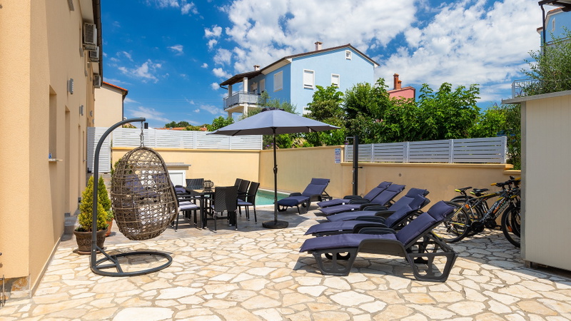 Villa Škarec 1 -Private Pool & Beach Within Walking Distance (10 min)