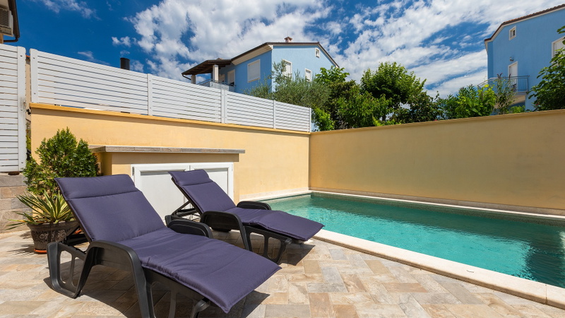 Villa Škarec 1 -Private Pool & Beach Within Walking Distance (10 min)