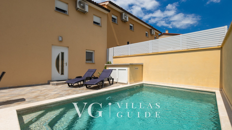 Villa Škarec 1 -Private Pool & Beach Within Walking Distance (10 min) Pool