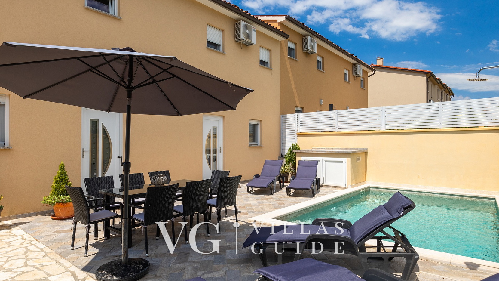 Villa Škarec 1 -Private Pool & Beach Within Walking Distance (10 min) Pool