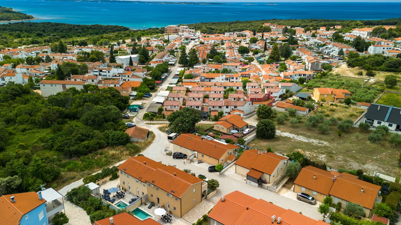 Villa Škarec 2 -Private Pool & Beach Within Walking Distance (10 min)