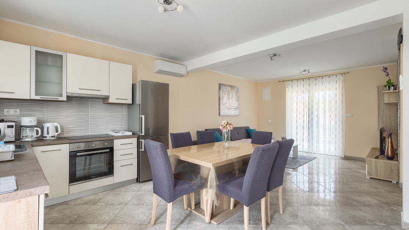 Villa Škarec 2 -Private Pool & Beach Within Walking Distance (10 min)