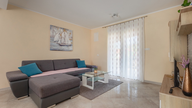 Villa Škarec 2 -Private Pool & Beach Within Walking Distance (10 min)
