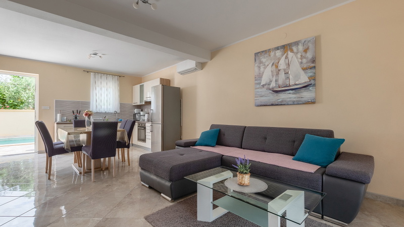 Villa Škarec 2 -Private Pool & Beach Within Walking Distance (10 min)