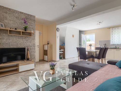 Villa Škarec 2 -Private Pool & Beach Within Walking Distance (10 min)