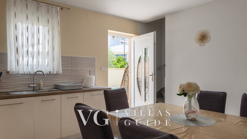 Villa Škarec 2 -Private Pool & Beach Within Walking Distance (10 min) Küche