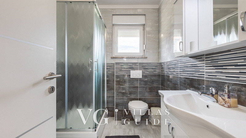 Villa Škarec 2 -Private Pool & Beach Within Walking Distance (10 min) Badezimmer