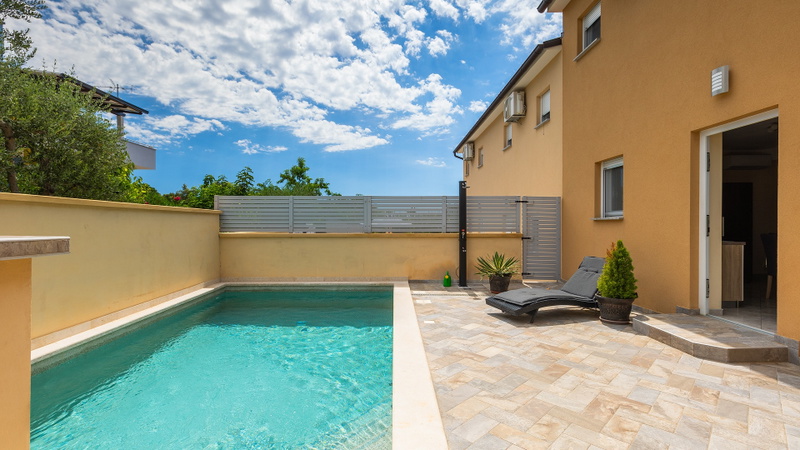 Villa Škarec 2 -Private Pool & Beach Within Walking Distance (10 min)