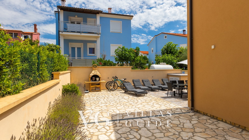 Villa Škarec 2 -Private Pool & Beach Within Walking Distance (10 min)