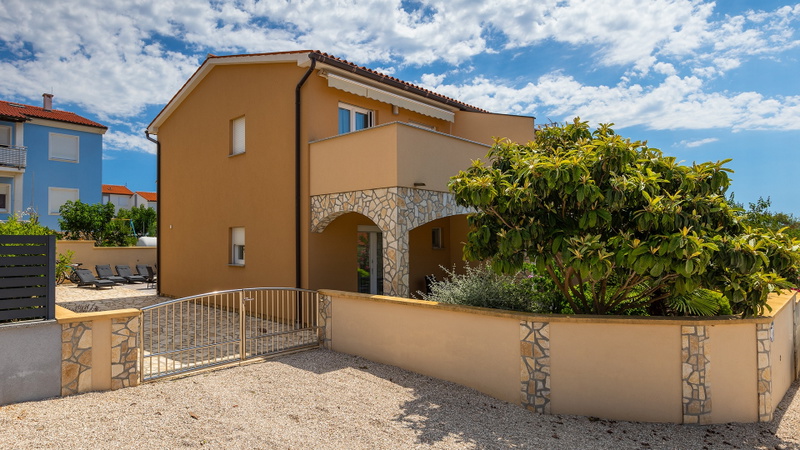 Villa Škarec 2 -Private Pool & Beach Within Walking Distance (10 min)