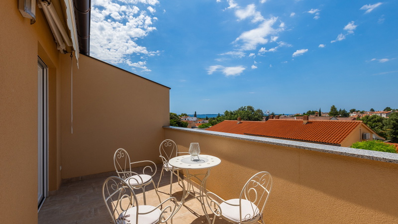 Villa Škarec 2 -Private Pool & Beach Within Walking Distance (10 min)