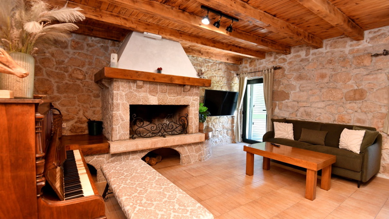 Villa Manuella - Kamena oaza sa bazenom i whirpoolom