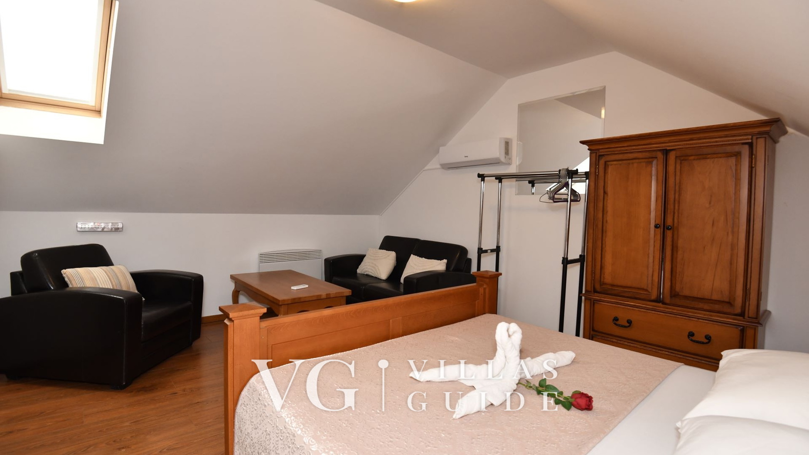 Villa Manuella - Kamena oaza sa bazenom i whirpoolom Schlafzimmer