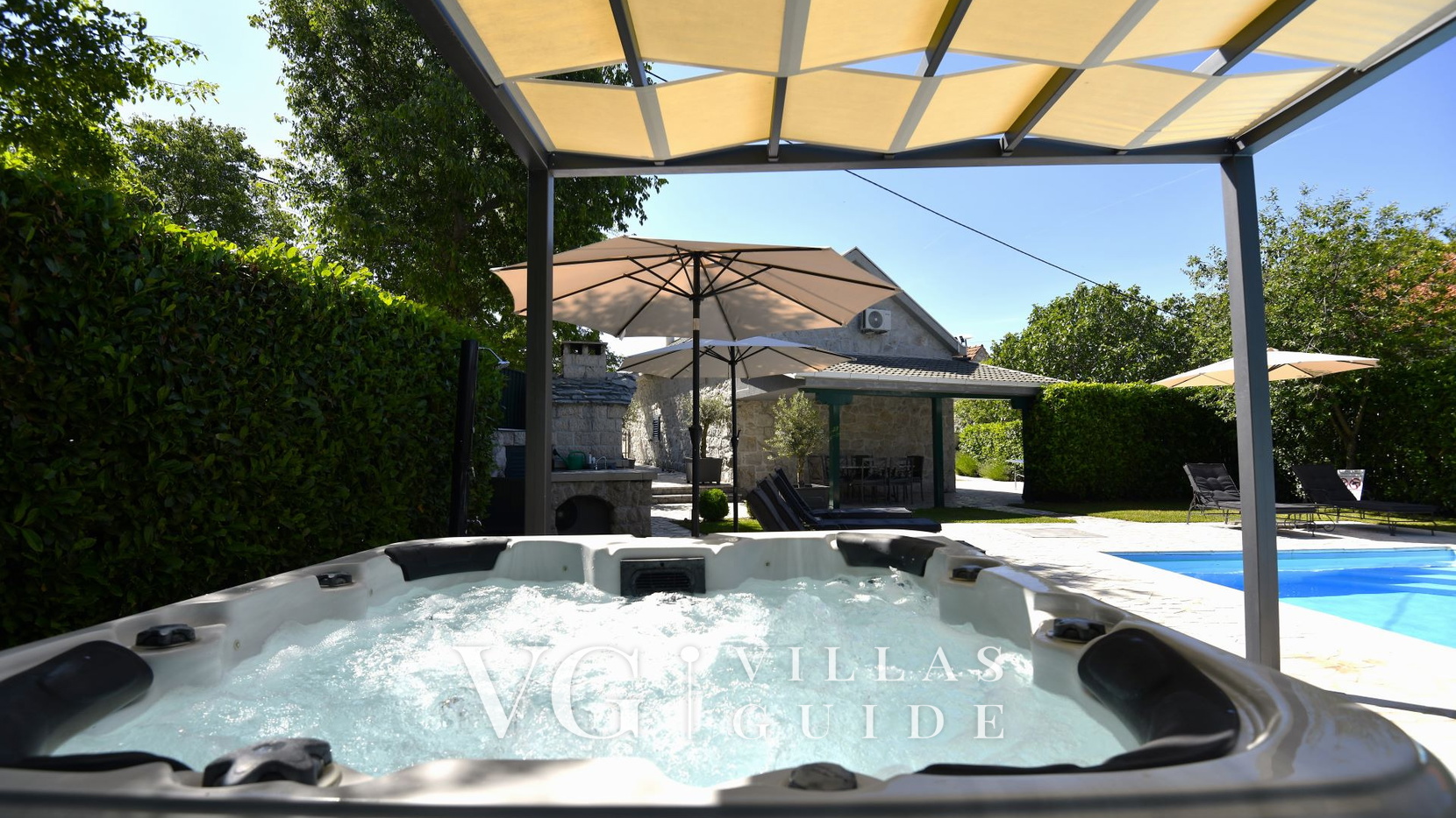 Villa Manuella - Kamena oaza sa bazenom i whirpoolom