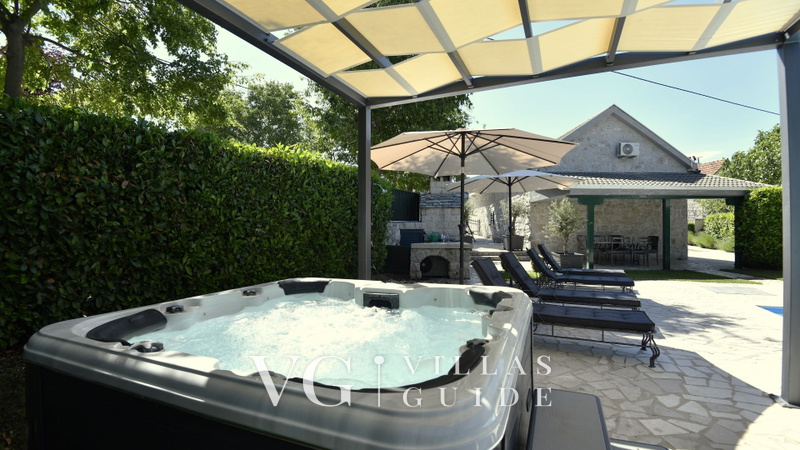 Villa Manuella - Kamena oaza sa bazenom i whirpoolom wellness