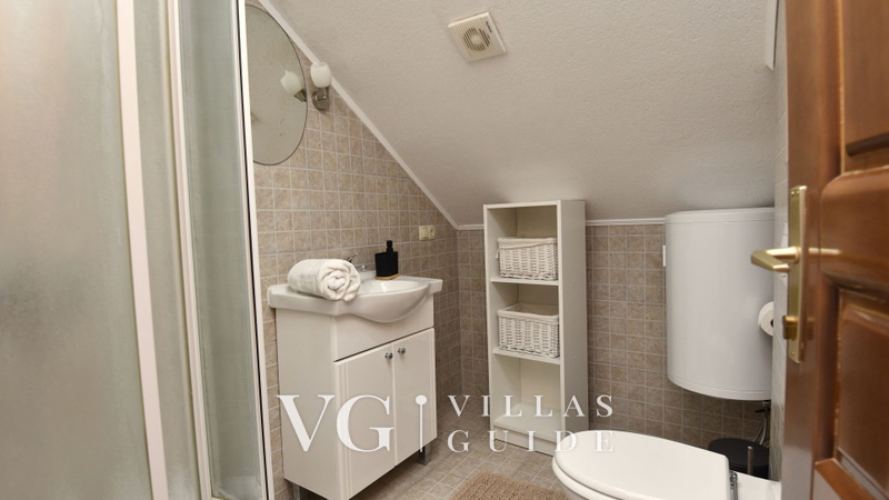 Villa Manuella - Kamena oaza sa bazenom i whirpoolom Badezimmer