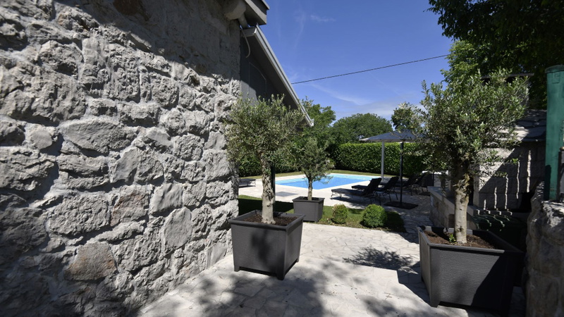 Villa Manuella - Kamena oaza sa bazenom i whirpoolom