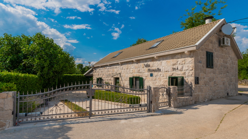 Villa Manuella - Kamena oaza sa bazenom i whirpoolom
