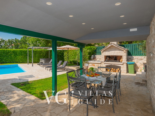 Villa Manuella - Kamena oaza sa bazenom i whirpoolom