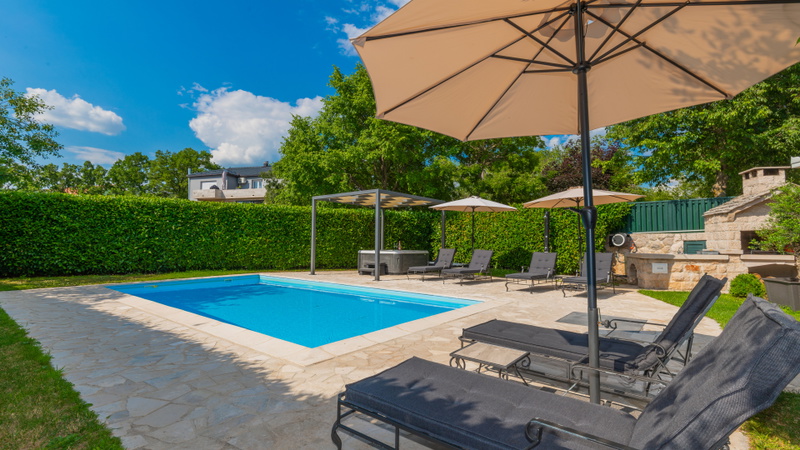 Villa Manuella - Kamena oaza sa bazenom i whirpoolom
