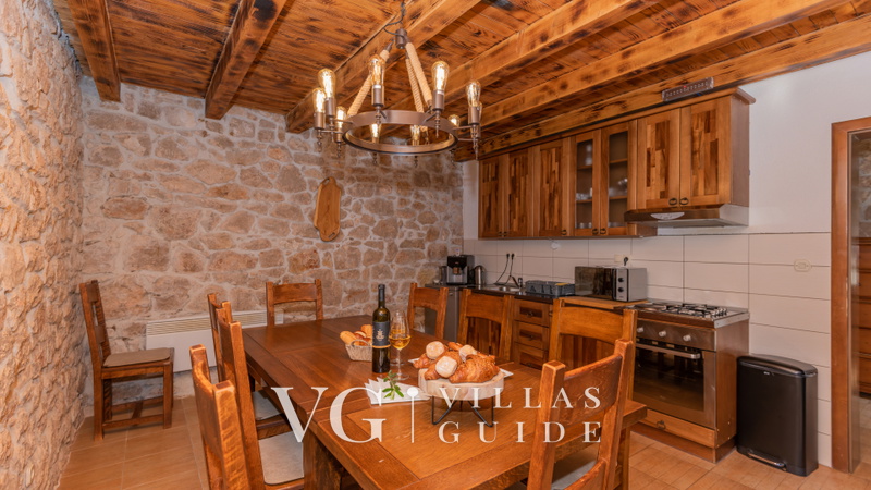 Villa Manuella - Kamena oaza sa bazenom i whirpoolom Kuhinja