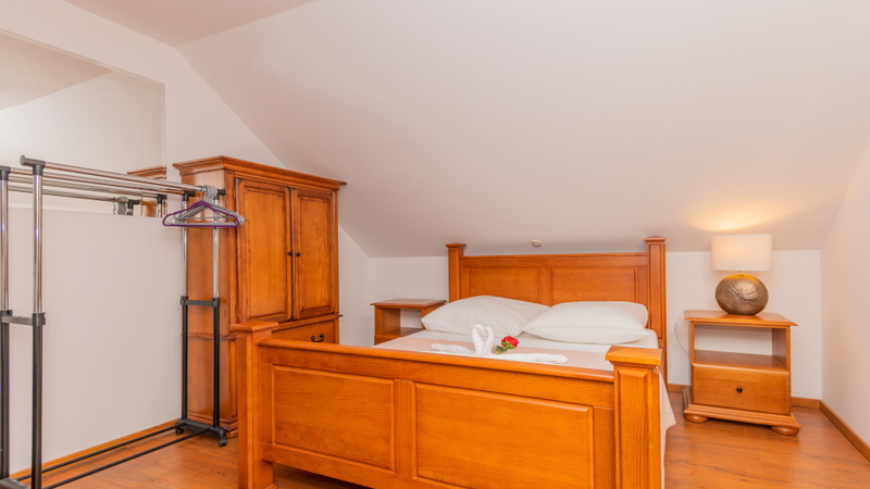 Villa Manuella - Kamena oaza sa bazenom i whirpoolom