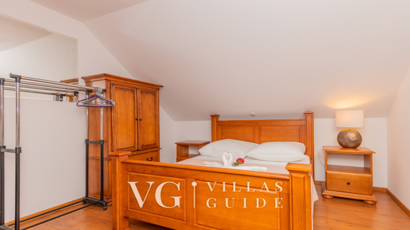 Villa Manuella - Kamena oaza sa bazenom i whirpoolom
