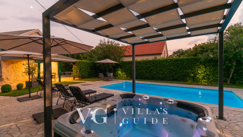 Villa Manuella - Kamena oaza sa bazenom i whirpoolom wellness