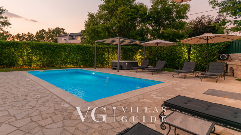Villa Manuella - Kamena oaza sa bazenom i whirpoolom Bazen