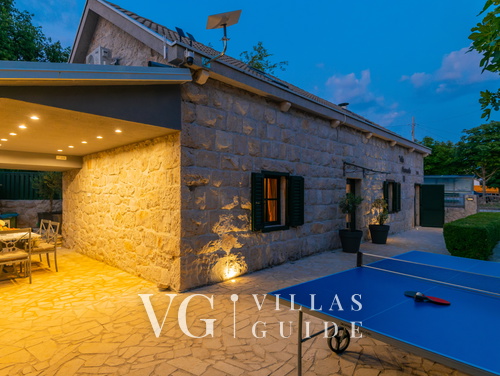 Villa Manuella - Kamena oaza sa bazenom i whirpoolom
