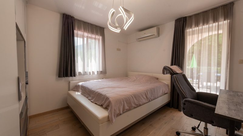 Apartman Mihaela with pool
