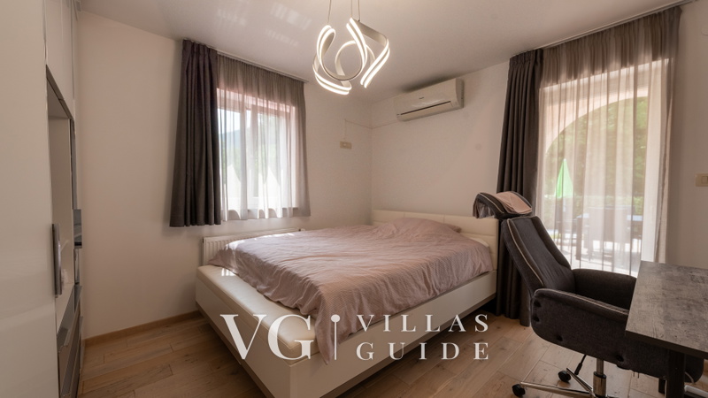 Apartman Mihaela with pool Schlafzimmer