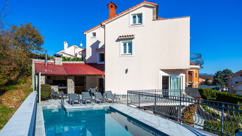 Apartman Mihaela with pool