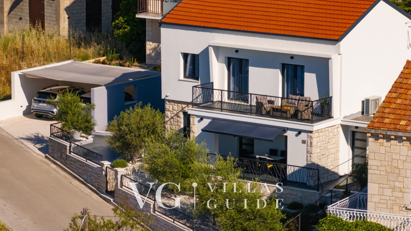 Villa Marija with sea view Garten und Außenbereich