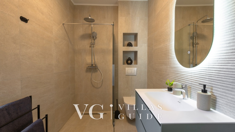 Villa Marija with sea view Badezimmer