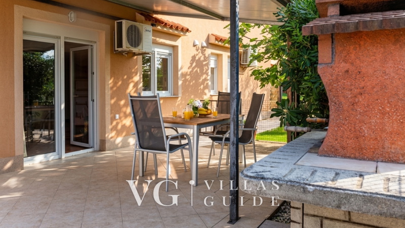 Apartment Pineta Garden and property exterior