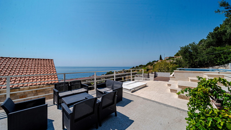 The Pool Horizon House