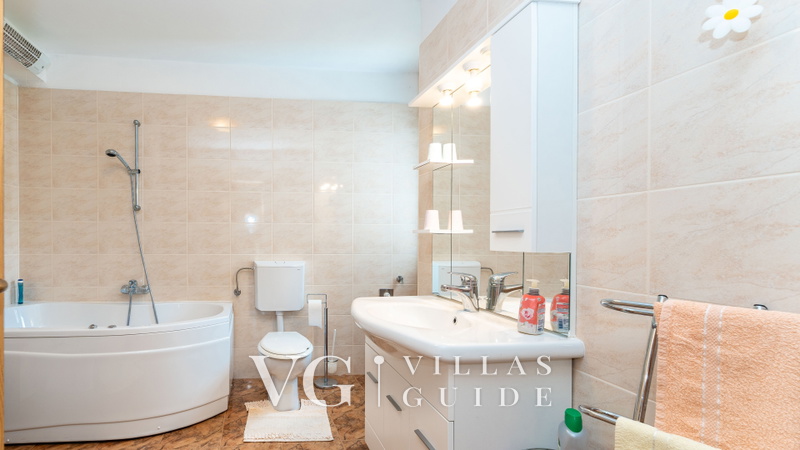 Holiday home Anica -Opatija-Poljane Badezimmer