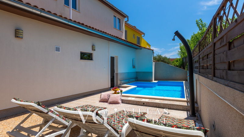 Casa Aneri Piscina